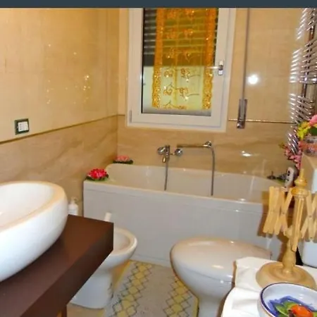 Lucia Apartmán